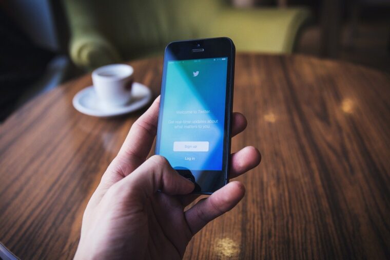 アイキャッチ画像変更をTwitterカードに反映させる方法""