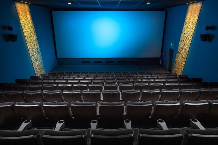 映画館の割引システムを利用する(割引)